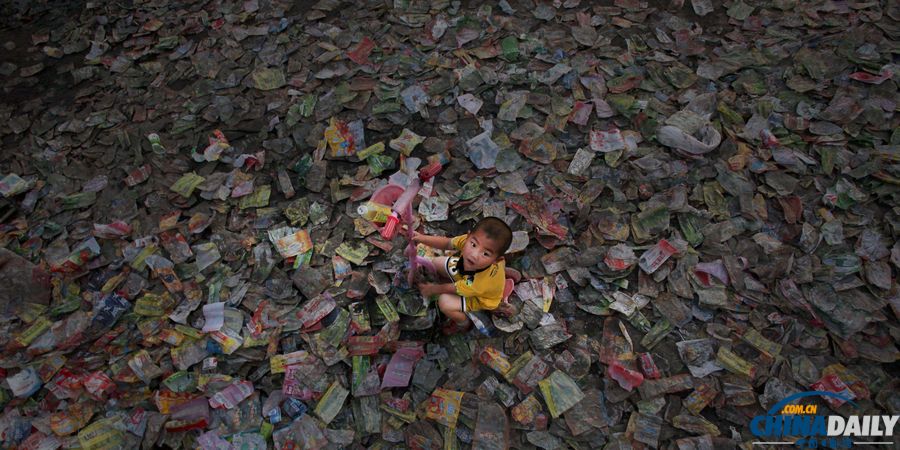 探訪北京郊外“廢品村”