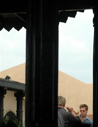 茱莉皮特聯(lián)手 《堅(jiān)強(qiáng)的心》輾轉(zhuǎn)印度開(kāi)拍