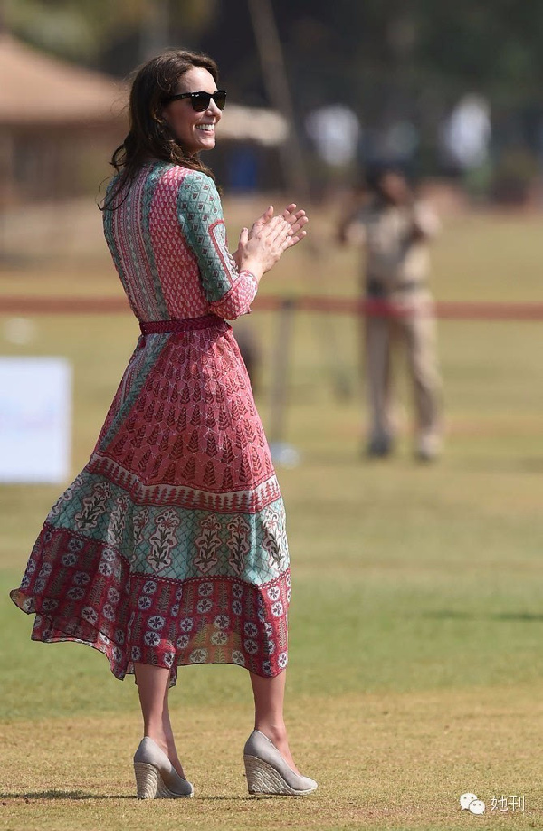 她貴比英女王，卻穿幾百塊的衣服美翻東南亞！