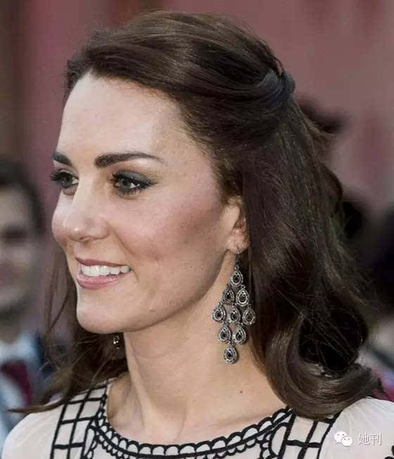 她貴比英女王，卻穿幾百塊的衣服美翻東南亞！