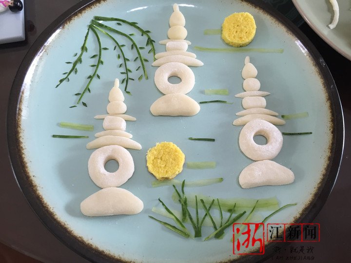 媽媽為女兒做“古詩(shī)早餐” 吃著吃著把詩(shī)就背了（組圖）