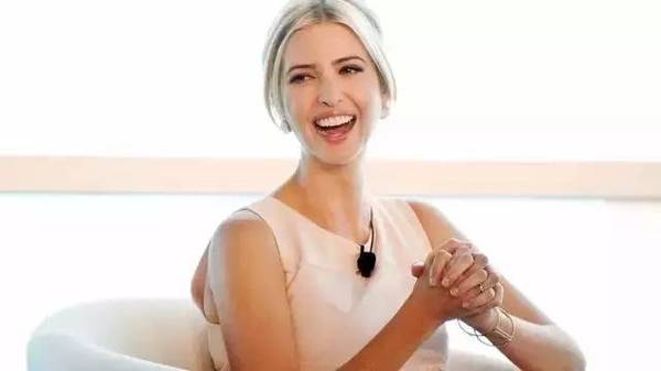 特朗普的大女兒伊萬(wàn)卡的演講，第一秒就愛(ài)上了她