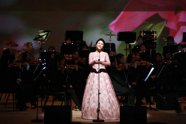 這些年，春節(jié)已經(jīng)走出國(guó)門，各國(guó)都在跟我們一起過(guò)年