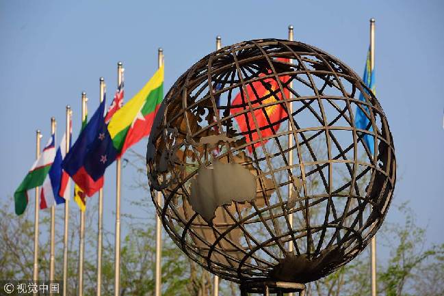 我們回顧了博鰲亞洲論壇十八年上百個主題，發(fā)現(xiàn)……