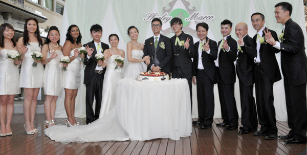 傅家俊與未婚妻陳建螢共諧連理