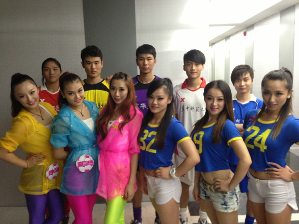 特步力挺校園足球 傳遞中國(guó)足球正能量